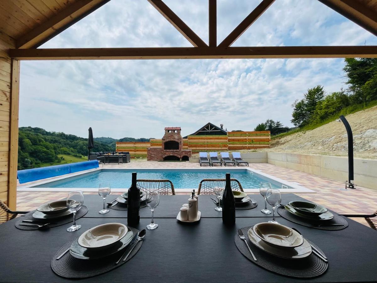 Holiday House Adamo Selno Екстериор снимка