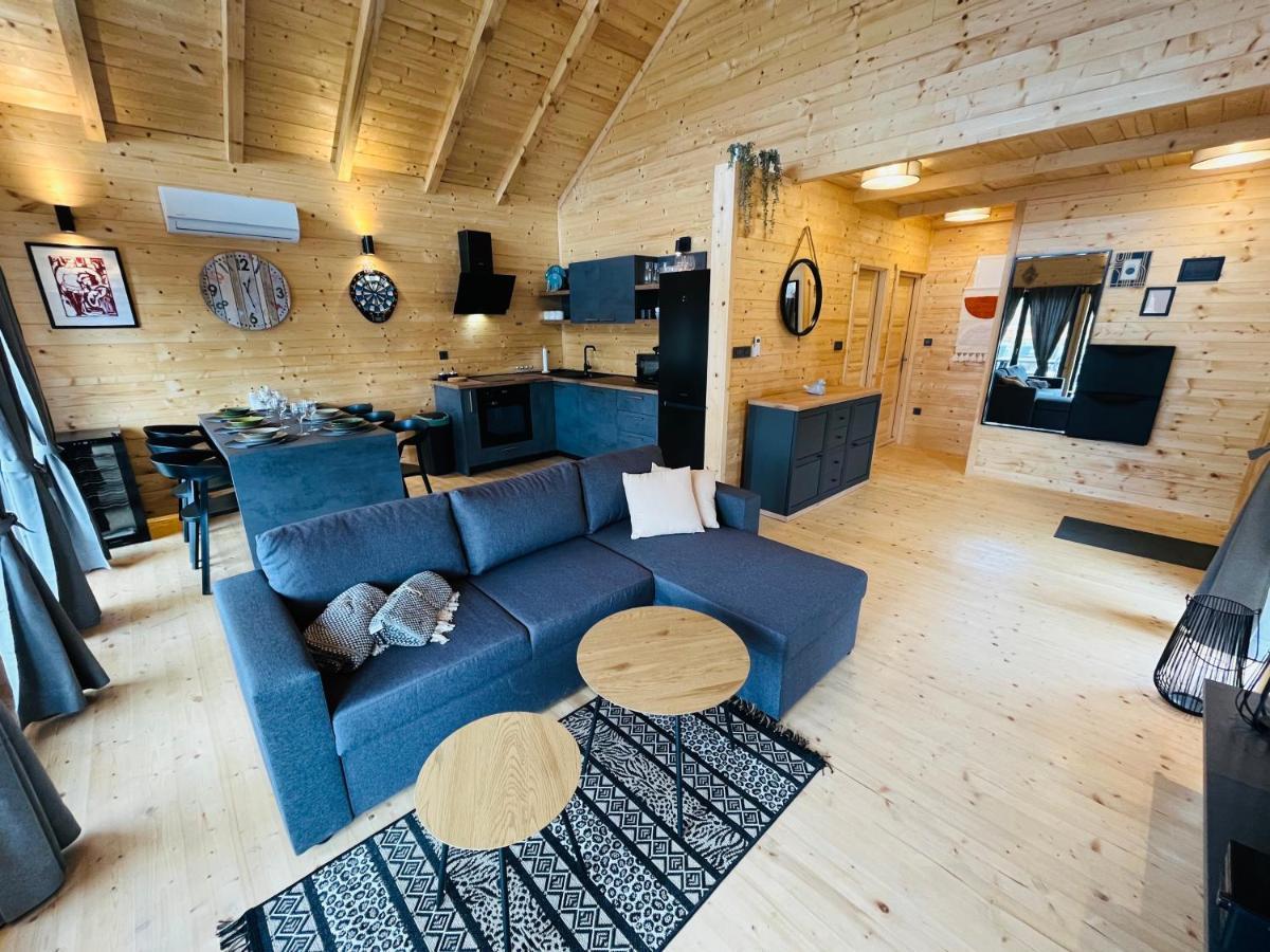 Holiday House Adamo Selno Екстериор снимка
