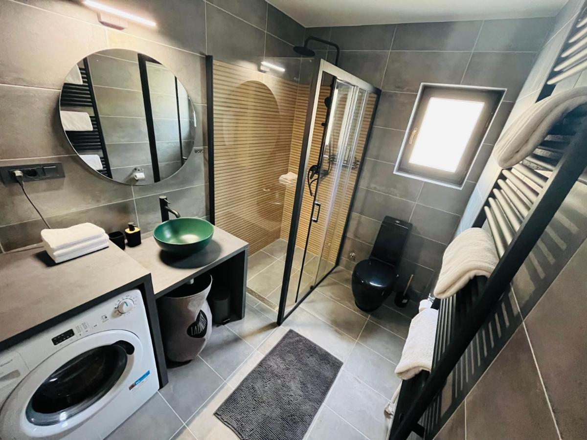 Holiday House Adamo Selno Екстериор снимка