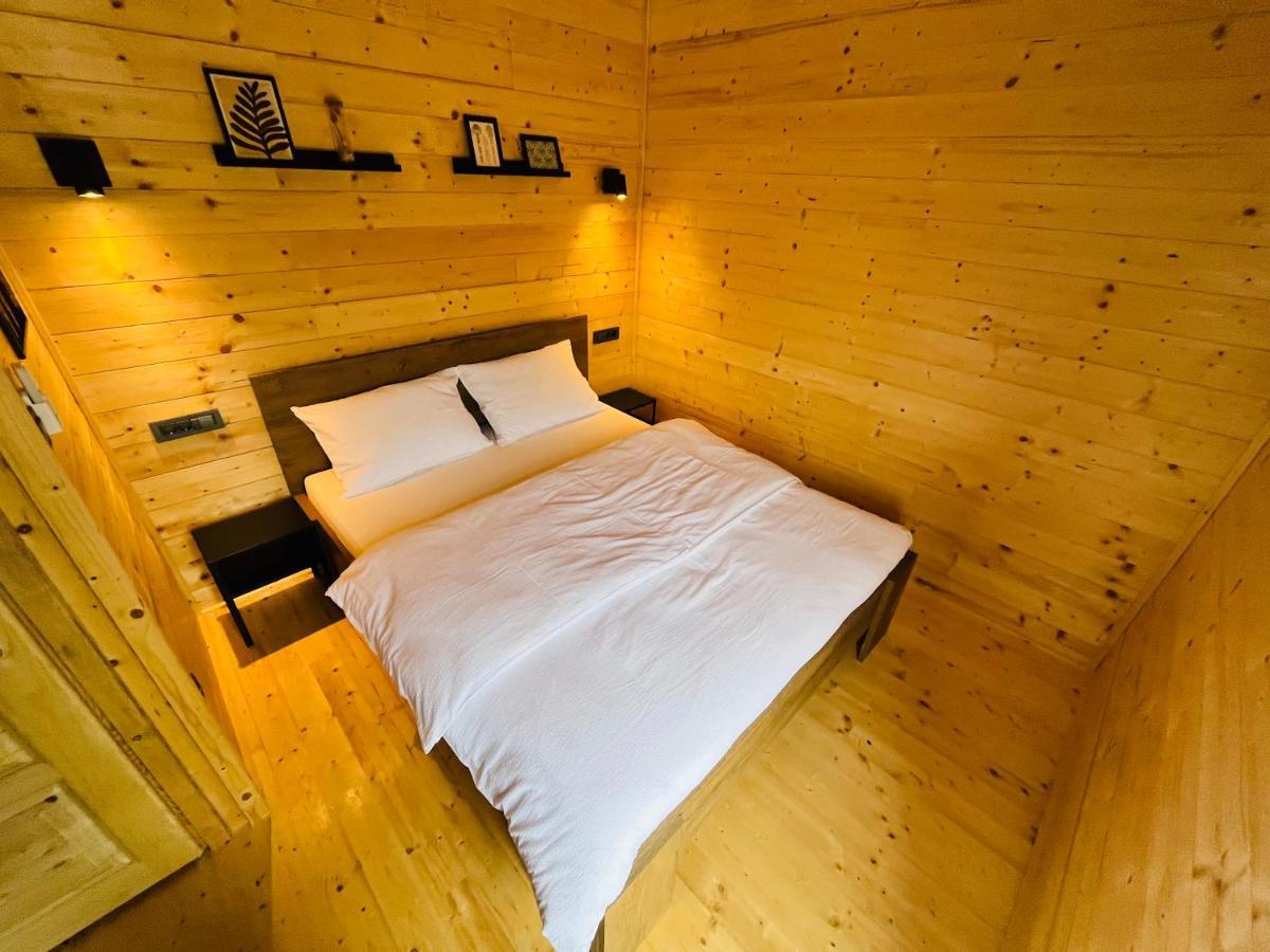Holiday House Adamo Selno Екстериор снимка