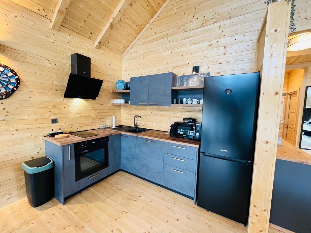 Holiday House Adamo Selno Екстериор снимка
